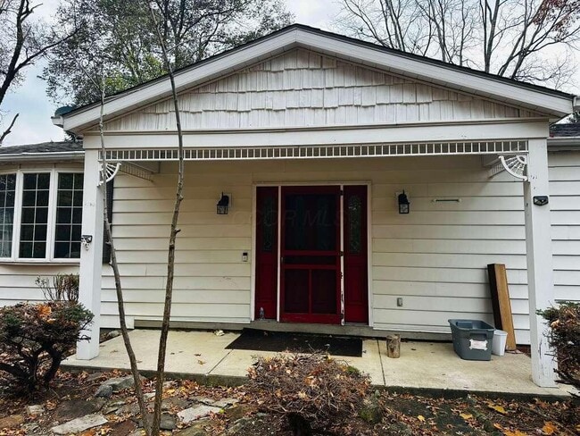 Building Photo - 159 S Parkway Dr