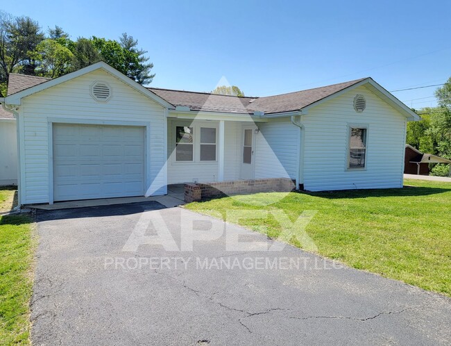 Building Photo - Cute 2 Bd - 1 Ba Single Family Home w/Gara...