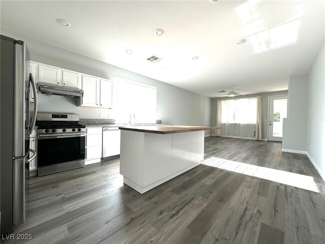 Photo - 10668 Oak Apple Ave