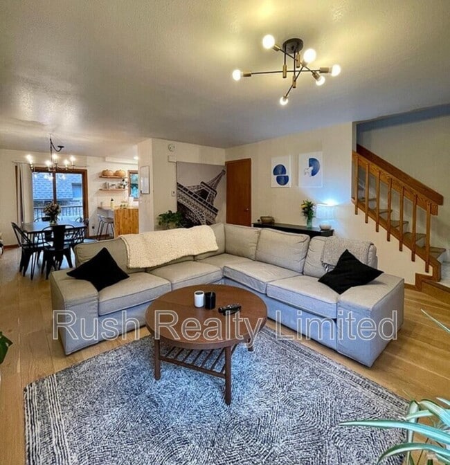 Building Photo - 2657 S University Blvd