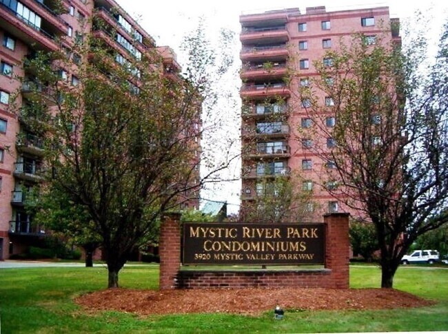 Building Photo - 3920 Mystic Valley Pkwy Unit 724
