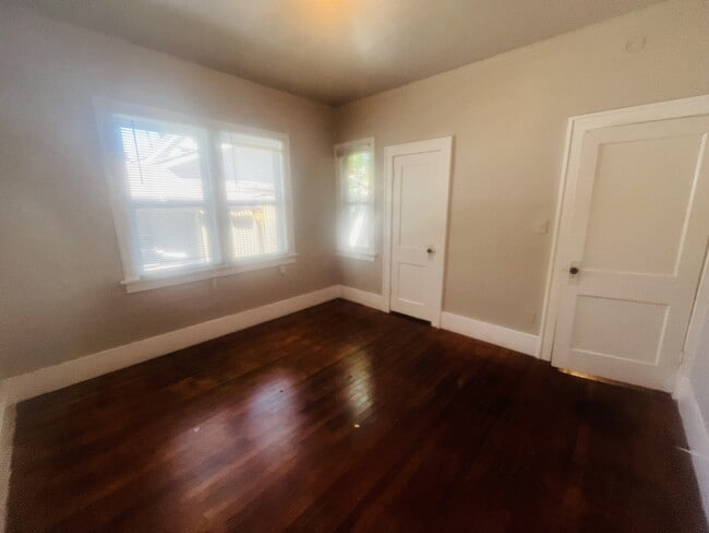 Photo - 1829 W Park Pl