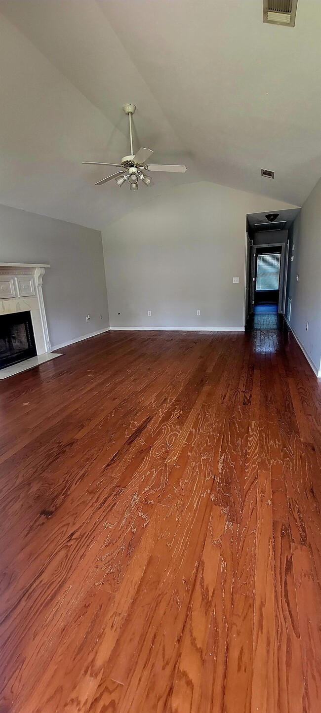Photo - 329 Evergreen Way