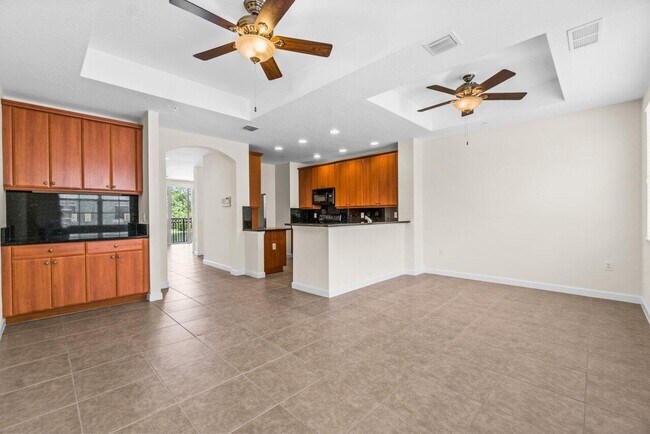 Photo - 11840 Valencia Gardens Ave