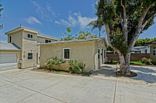 Photo - 1741 2nd St. Unit 1741