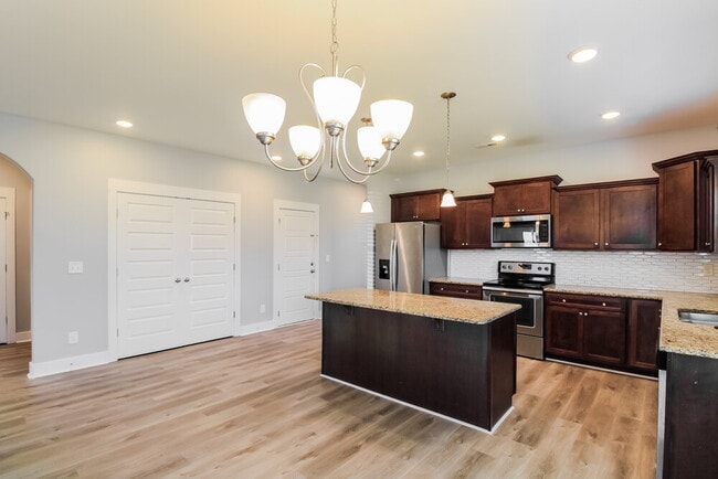 Photo - 4113 Stark St