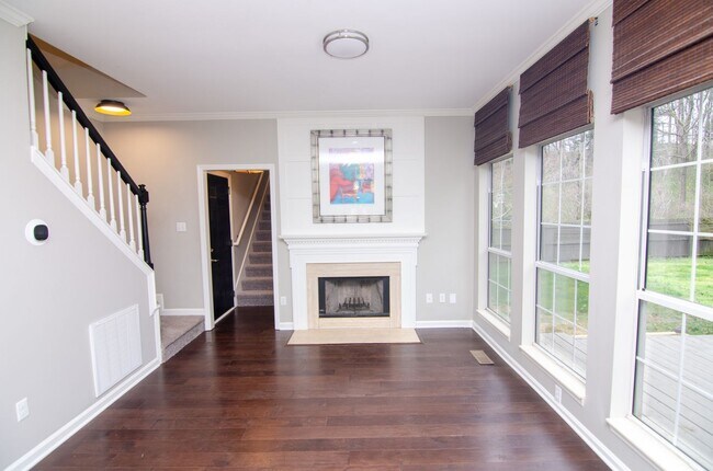 Photo - 300 Colfax Dr