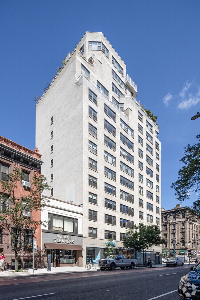 Photo - Trafalgar House Condominiums