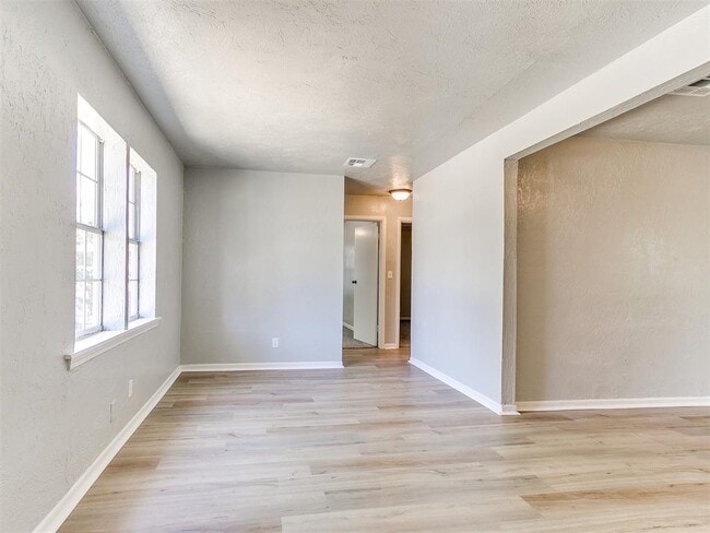 Photo - 3220 NE 14th Pl