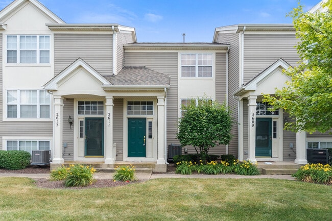 Building Photo - 2611 Canyon Dr