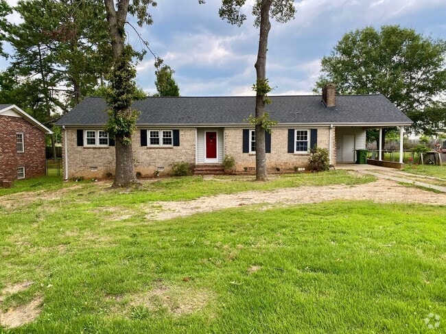Building Photo - 112 Pinehurst Dr Rental