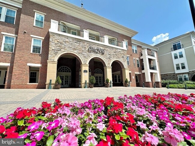 Building Photo - 2465 Army Navy Dr Unit 1310