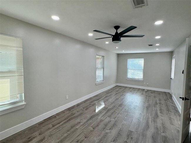 Photo - 1103 Stratford Cove
