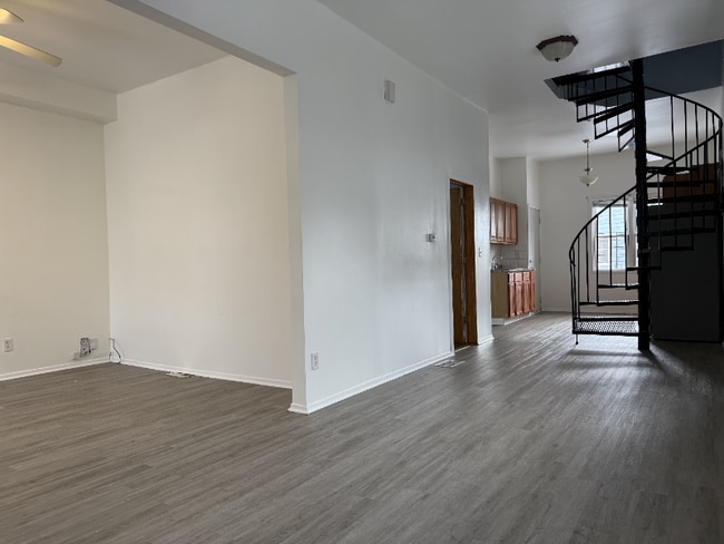 Photo - 3525 W Fullerton Ave Unit 2