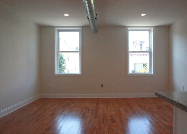 Photo - 515 Fitzwater St Unidad 2