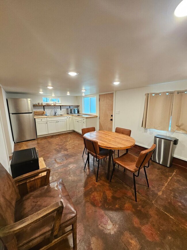 Furnished Short Term 2 bedroom Unit Rental House Rental in Hilo, HI