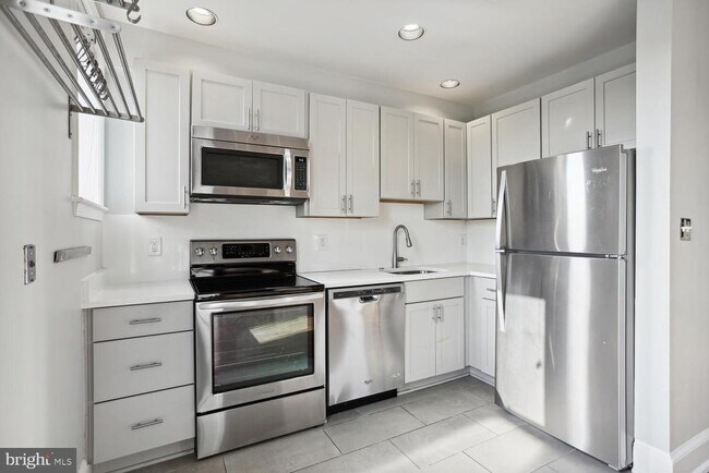 Photo - 676 4th St NE Unit 402