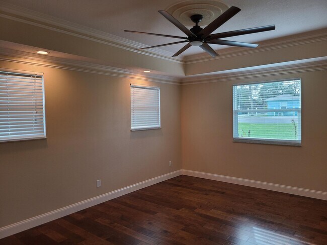 Photo - 2557 Pineapple Ave