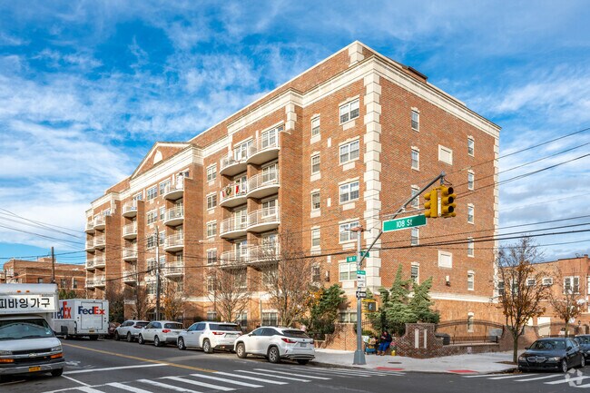 Photo - 38-11 108th St