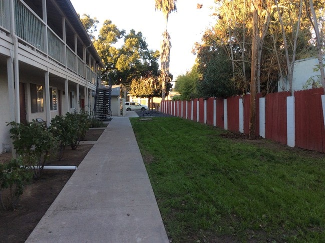 Photo - 120 E Fairmont Ave