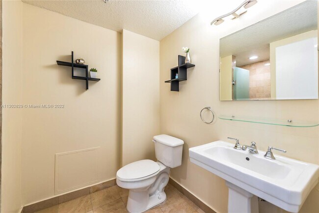 Photo - 1500 Ocean Dr Unidad 609