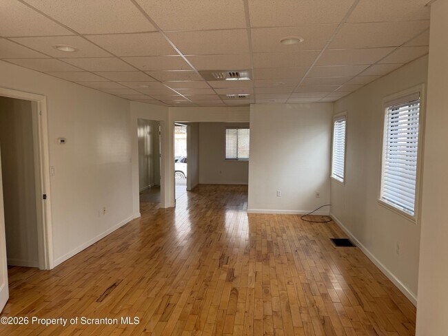 Photo - 442 Larch St