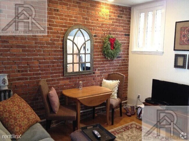 Building Photo - 0 bedroom in Brookline MA 02446 Unit 8 Rental