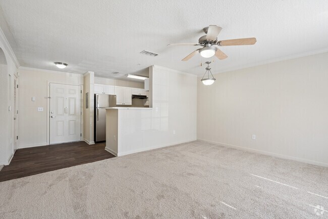 2BR, 2BA - 971SF - Dining Room