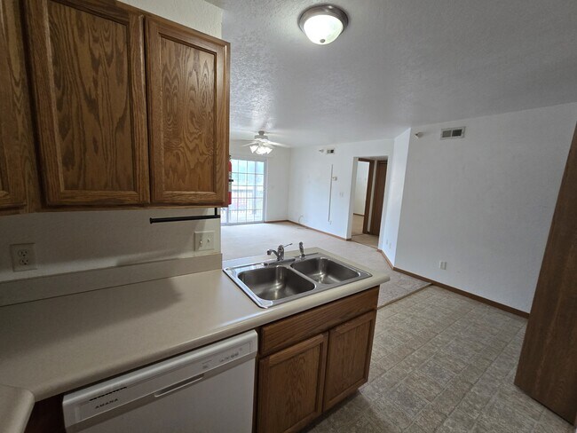 Photo - 611 Johnson St