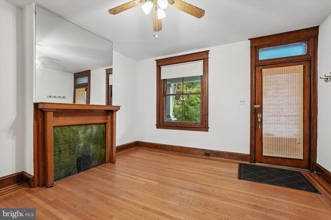Photo - 868 N 27th St