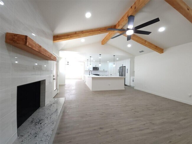 Photo - 1502 Hiawatha Way