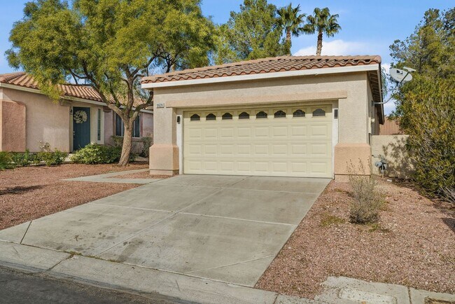 Photo - SUMMERLIN NORTH!!! SINGLE STORY!!! LARGE YARD!!! RECENTLY RENOVATED!!! NEW CARPET!!! NEAR DOWNTOW...