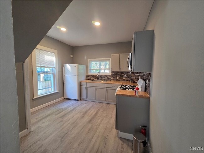 Photo - 133 N Fulton St