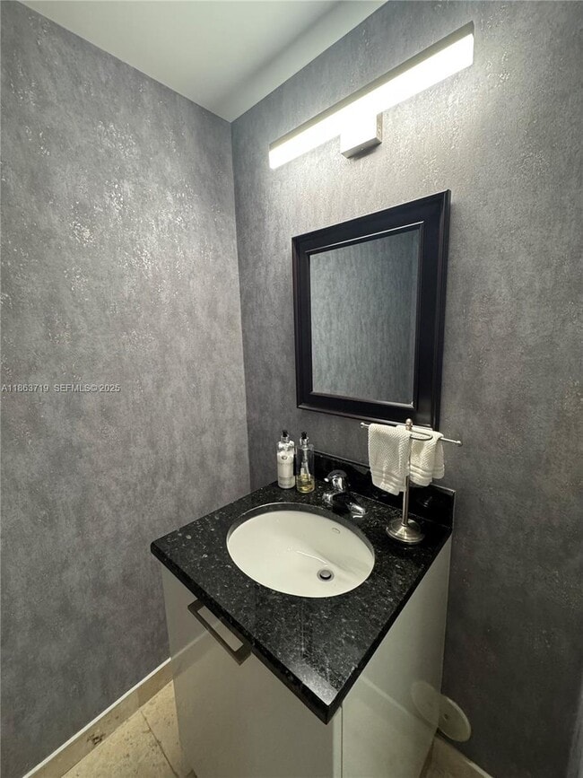 Photo - 3339 Virginia St Unidad 121