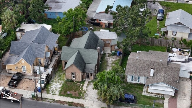 Photo - 1510 10th St W