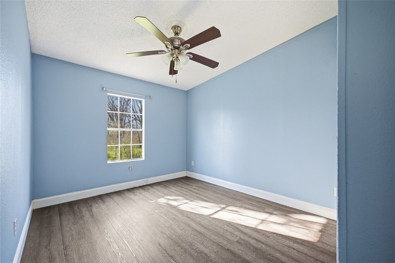 Photo - 39512 Donigan Rd