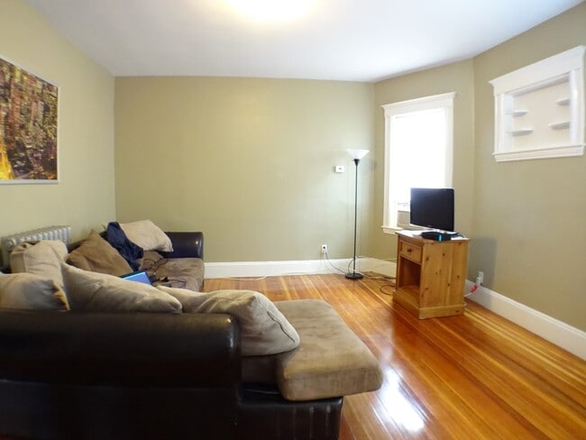 Photo - 102 Saxton St Unit 3