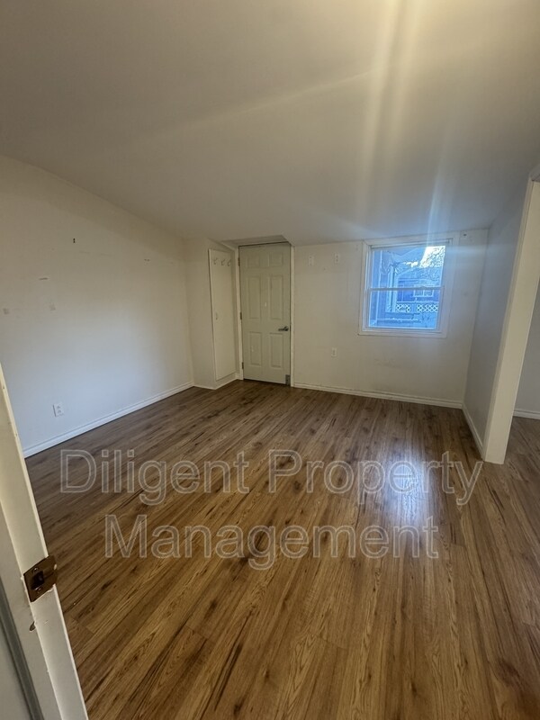 Photo - 612 Romaine St