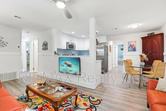 Photo - 750 NE 2nd Ave