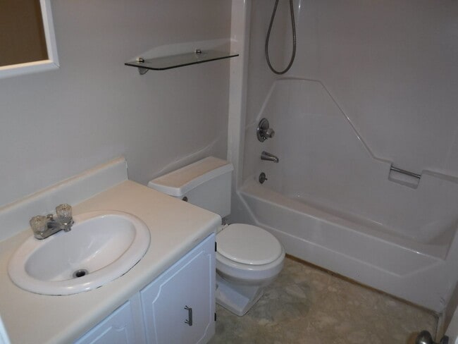 Photo - 203 Persse St