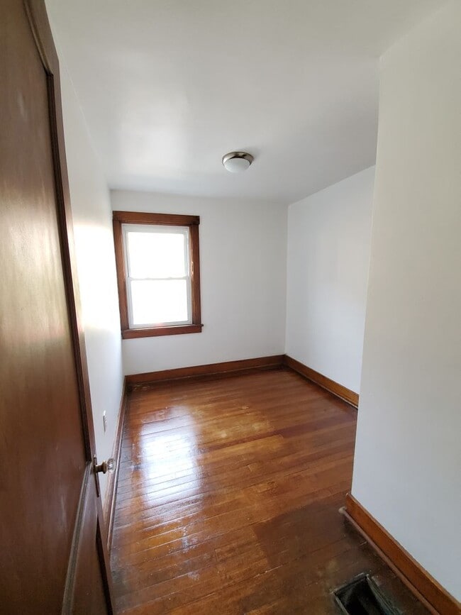Photo - 4714 Sylvan Ave