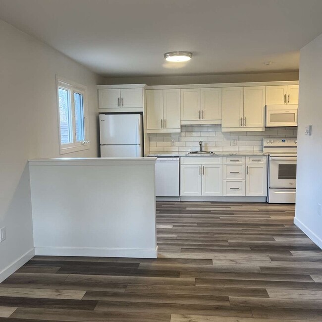 Building Photo - 355 Prince St Unit 16