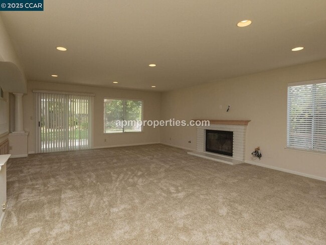 Photo - 4112 Creekpoint Ct