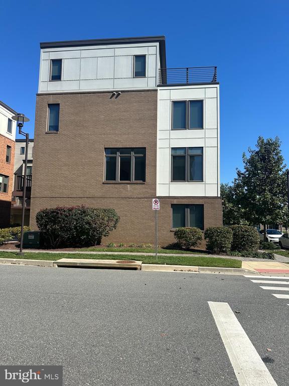 Photo - 8051 Tribeca St