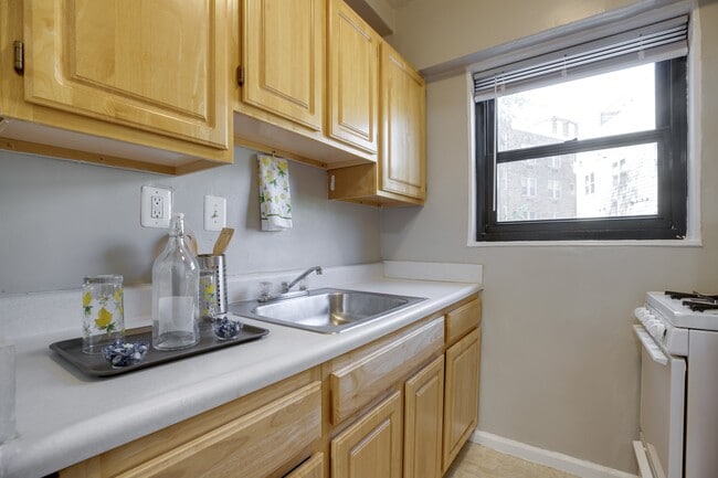 The Diplomat Studio Kitchen Unit 410