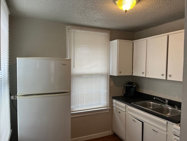 Photo - 1411 N Klein Ave Unidad 1