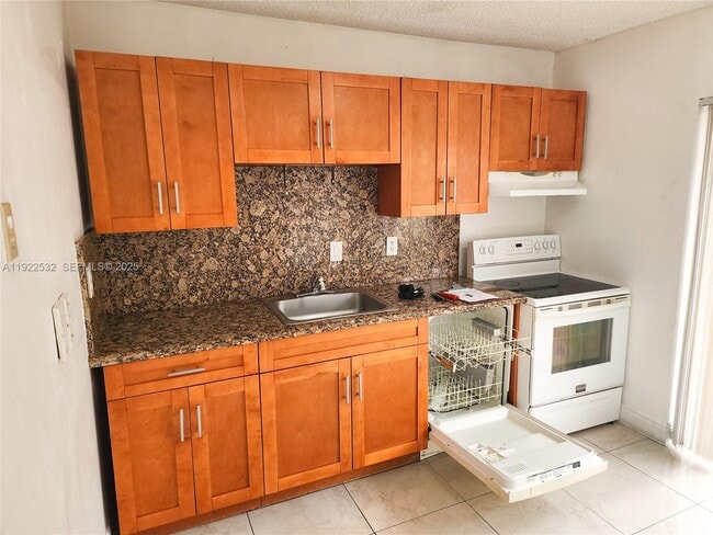 Photo - 562 NW 82nd Pl