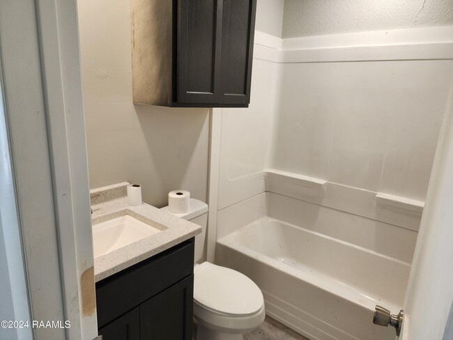 Photo - 314 Deare St Apartment