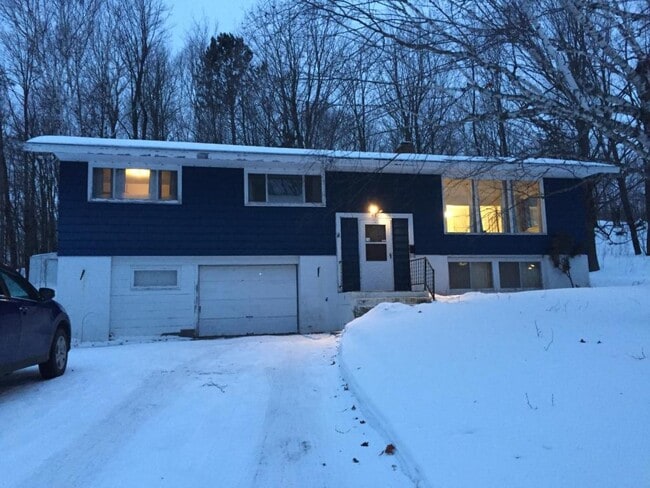 Building Photo - 4815 Woodland Ave