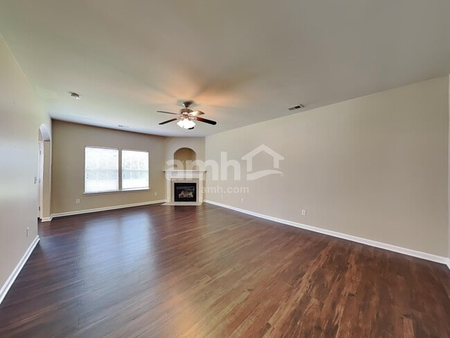 Photo - 3066 Clover Rd NW